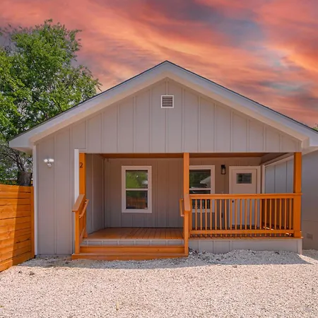 Your Amazing 3Br2Ba Downtown Delight
